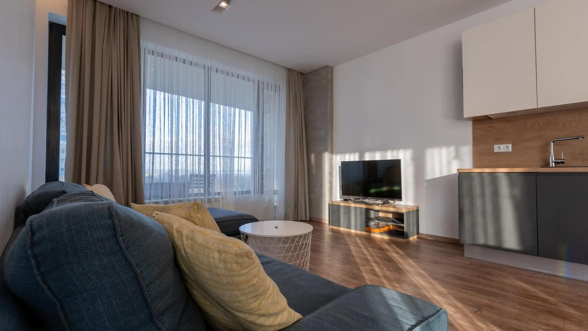 Spacious, Free Parking, 3Min Beach, Flora Panorama Burgas 0*,